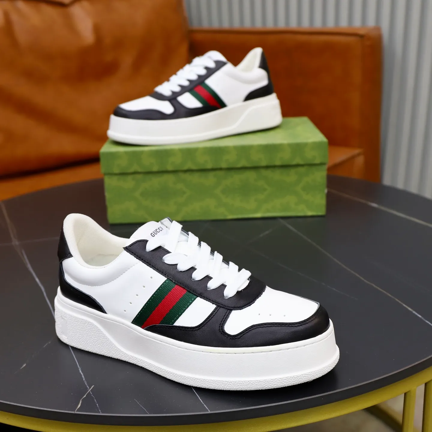 Ex-factory price: 400💰🙅‍♂️🙅‍♂️🙅‍♂️ Brand: GUCCI Standard code: 38-44 (45 customized) Grade: Same as the official website Material: Original leather stitching brand cloth Comfortable and breathable sheepskin lining Lightweight and wear-resistant outsole Style category: Men's fashionable casual shoes Sports shoes Distinguished luxury brand elements Top luxury Color: actual picture color